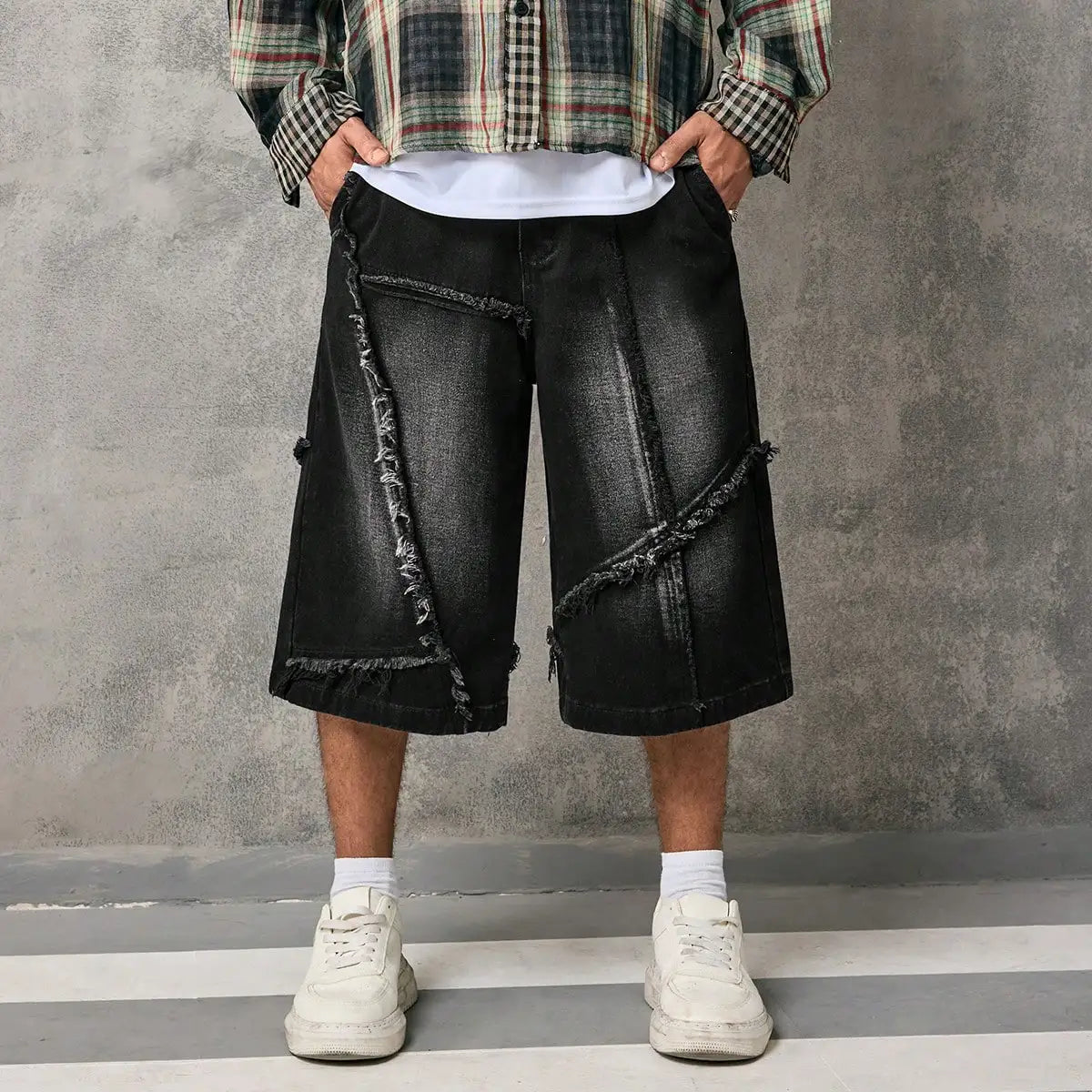 Men Short "Vintage Distressed Denim Three-Quarter Capri"