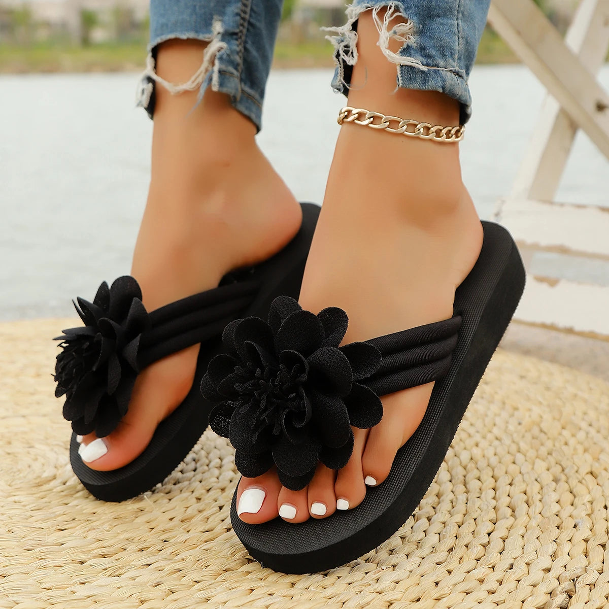 36-44 Women's Handmade Flower Decorated Flip Flops Slippers for Beach Vacation Casual Comfortable Flat Sandals Red Shoes